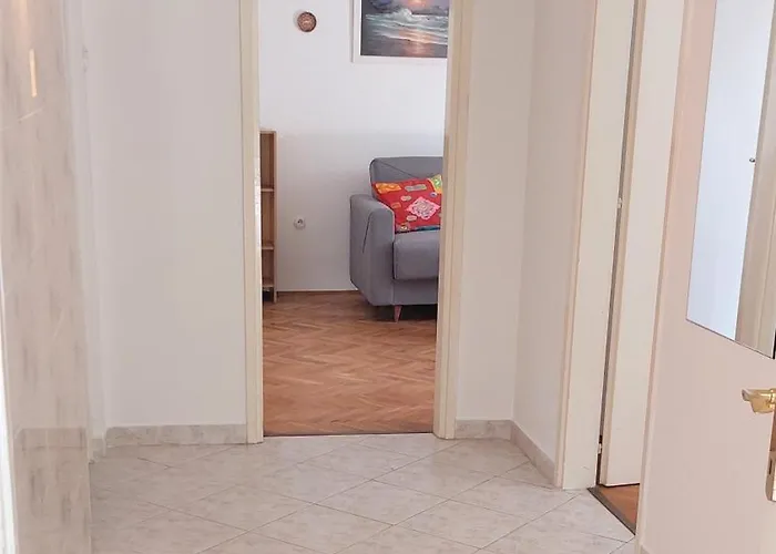 30214 - Zulich Apartment *